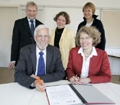 Unterzeichnung
des Kooperationsvertrages